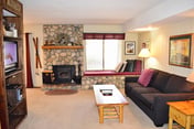 #179 A cozy and modern one bedroom, one bath unit. Steps from the free shuttle