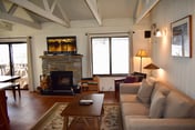 Spacious and airy upstairs condo, #188 close to the shuttle stop