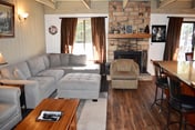Seasons 4-Canyon Lodge, condo 126, steps from the shuttle stop,beautiful open concept kitchen