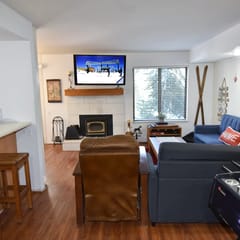 Seasons 4 #153 - Bright corner condo overlooking the pool, and close to the shuttle stop