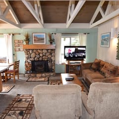 Bright corner condo overlooking the pool, #146