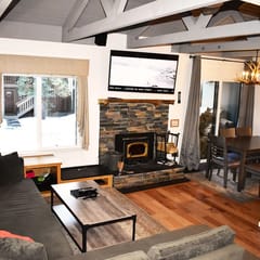 Enjoy this spacious upstairs modern mountain condo #174