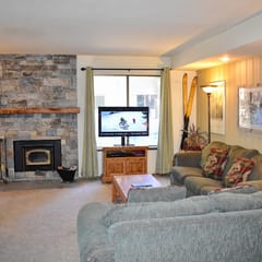 Family friendly, #131 is conveniently located close to the Village at Mammoth and Gondola