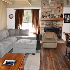 Seasons 4-Canyon Lodge, condo 126, steps from the shuttle stop,beautiful open concept kitchen