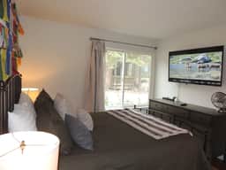 Modern corner condo #185, backs up to a treed lot - Image 5