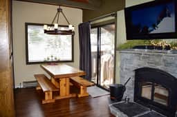 #192 cozy upstairs unit, perfect for a mountain stay - Image 3