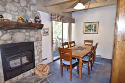 Large mountain retreat within walking distance to the Village at Mammoth #138 - Image 3