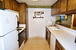 Corner Unit overlooking the pool, #147 is within walking distance to the Village - Image 4