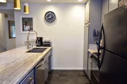 Enjoy this newly remodled modern unit #172 - Image 5