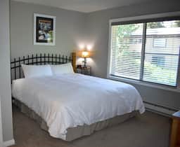 Large corner Mammoth condo, #156 is steps from free shuttle and hot spa - Image 5