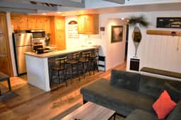 Enjoy this spacious upstairs modern mountain condo #174 - Image 2