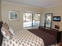 Escape to this recently remodeled unit #189, steps from the free shuttle - Image 5