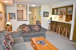 Family friendly, #131 is conveniently located close to the Village at Mammoth and Gondola - Image 2