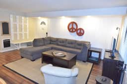2 bedroom - 2 bath corner unit, #141 - modern mountain accommodations - Image 4