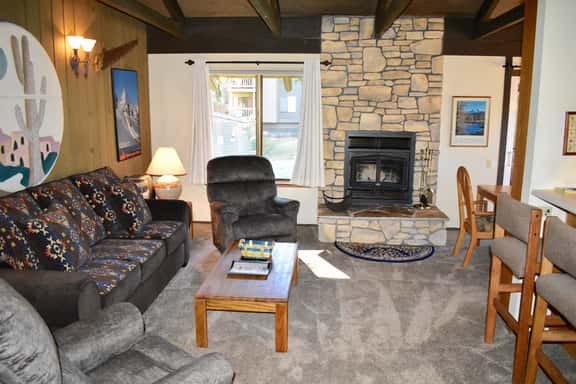 Cozy, corner condo #148 is a family-friendly escape, steps to the shuttle - Image 1