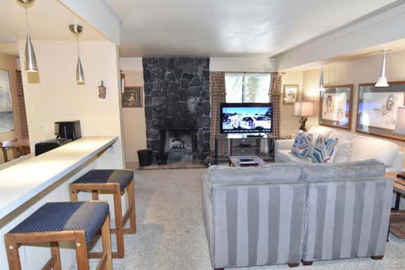 Family, friends or business trip, this versatile unit #167 is the one for you! - Image 1