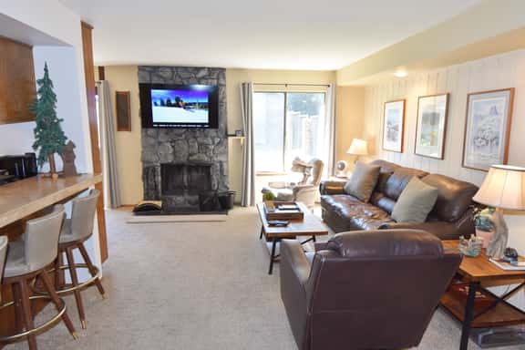 Close to the pool, hot spa and game room, #145 - Image 1