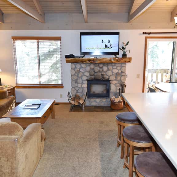 Seasons 4 158 Mountain View close to shuttle, hot spa, game room, Canyon Lodge and bike path - Image 1