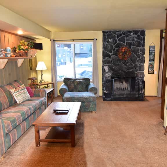 Corner Unit overlooking the pool, #147 is within walking distance to the Village - Image 1