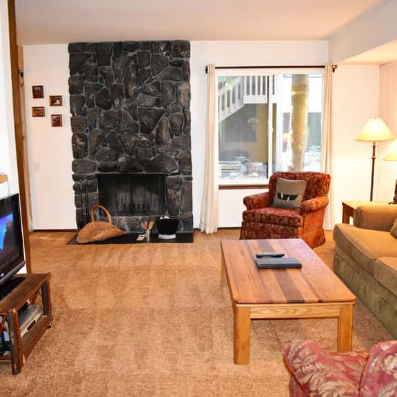 One bedroom condo #183 close to the Canyon Lodge and the Lakes Basin - Image 1