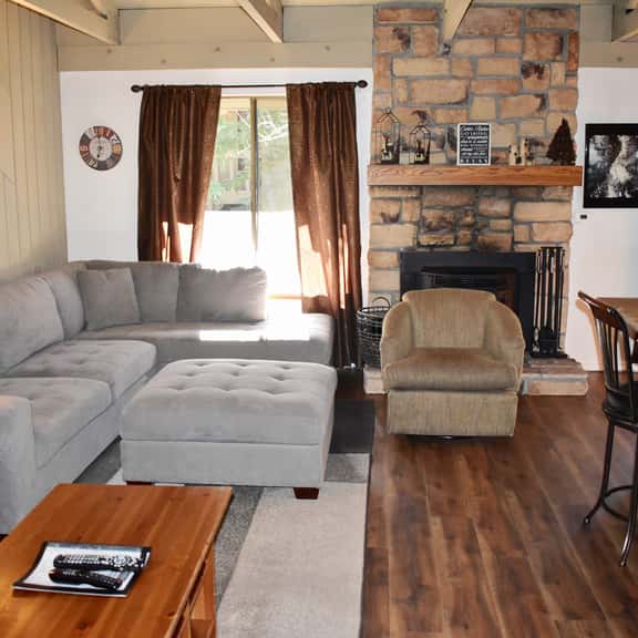 Seasons 4-Canyon Lodge, condo 126, steps from the shuttle stop,beautiful open concept kitchen - Image 1