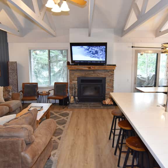 #142 A corner unit with a view of Mammoth Mountain from the dining area - Image 1