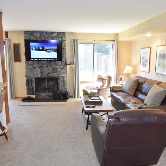 Close to the pool, hot spa and game room, #145 - Image 1