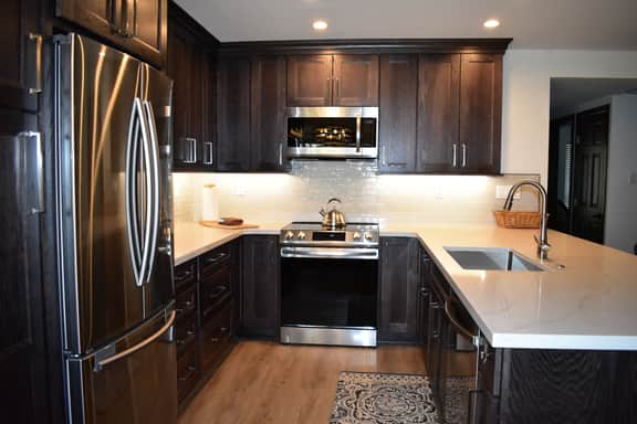 #142 A corner unit with a view of Mammoth Mountain from the dining area - Image 4