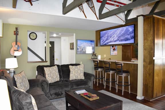 #192 cozy upstairs unit, perfect for a mountain stay - Image 2