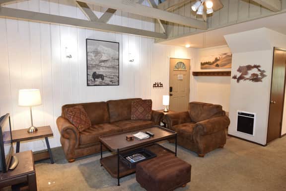 Seasons 4 - 2 bedroom loft - 2 bath #136 close to the spa, pool, and shuttle stop - Image 2