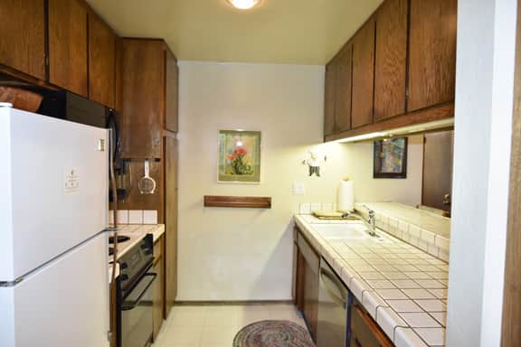 Large mountain retreat within walking distance to the Village at Mammoth #138 - Image 4