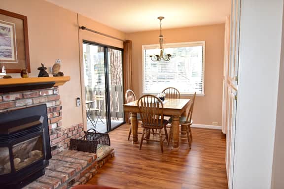 Great location, Seasons 4 Unit 151 a corner unit by Jacuzzi and shuttle close to lifts and lakes - Image 4