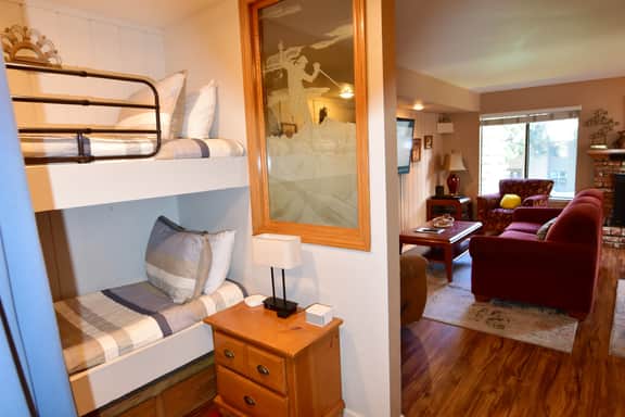 Great location, Seasons 4 Unit 151 a corner unit by Jacuzzi and shuttle close to lifts and lakes - Image 5