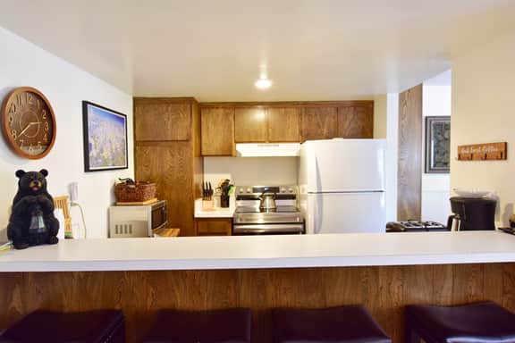An inviting and cozy two bedroom, 1.5 bath #171, steps to the shuttle stops - Image 5