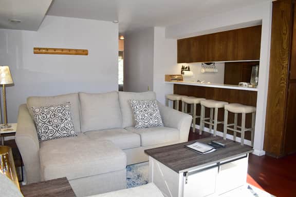 Roomy corner condo, #155 is just just steps to the Shuttle - Image 2