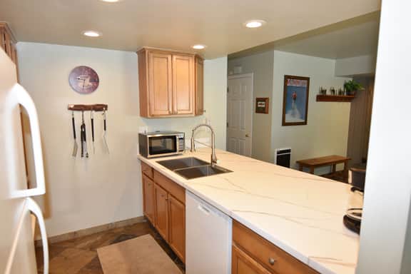 #173 Warm, welcoming, updated and beautiful mountain two bedroom-two bath condo - Image 5