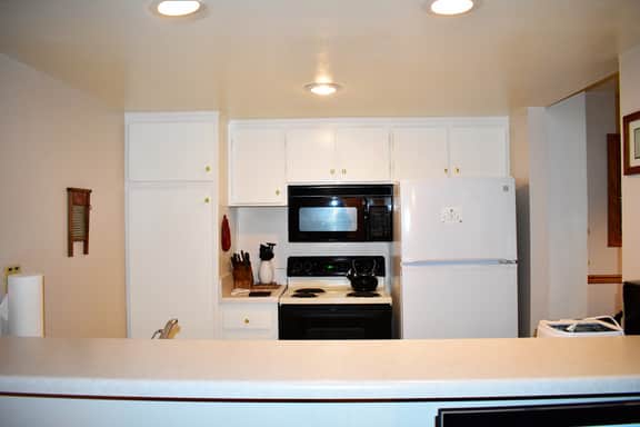 #199 An open and warming corner unit, steps from the free shuttle - Image 5