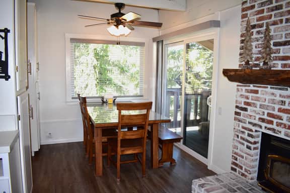 Large corner Mammoth condo, #156 is steps from free shuttle and hot spa - Image 4