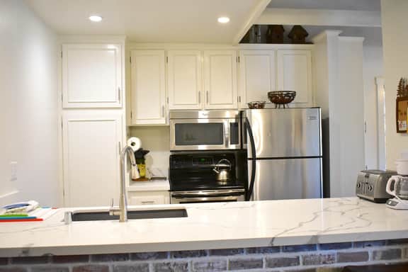 Large corner Mammoth condo, #156 is steps from free shuttle and hot spa - Image 3