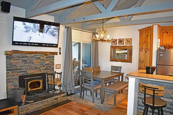 Enjoy this spacious upstairs modern mountain condo #174 - Image 3