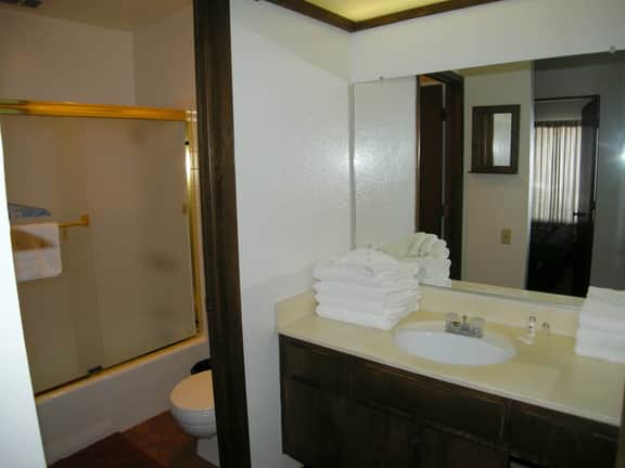 One bedroom condo #183 close to the Canyon Lodge and the Lakes Basin - Image 5