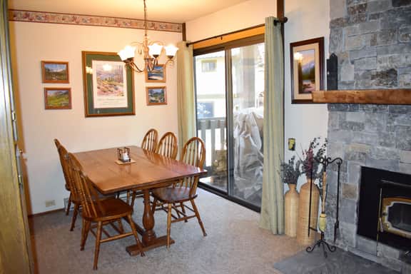 Family friendly, #131 is conveniently located close to the Village at Mammoth and Gondola - Image 3