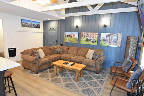 #142 A corner unit with a view of Mammoth Mountain from the dining area - Image 4