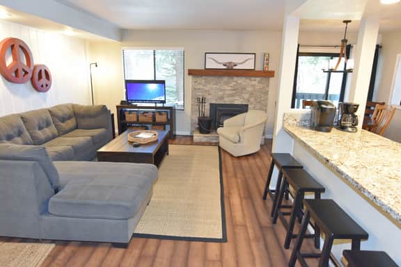2 bedroom - 2 bath corner unit, #141 - modern mountain accommodations - Image 2