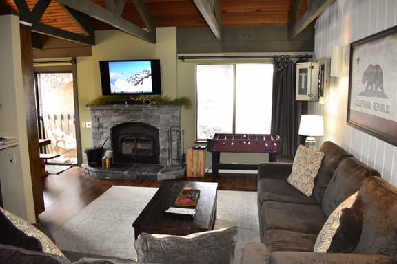 #192 cozy upstairs unit, perfect for a mountain stay - Image 1