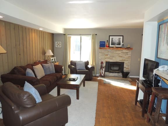 Cozy, Family-Friendly Escape, #143 is next to complex amenities! - Image 1