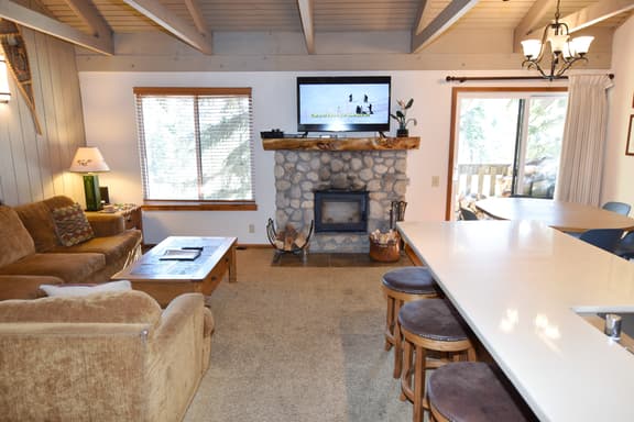 Seasons 4 158 Mountain View close to shuttle, hot spa, game room, Canyon Lodge and bike path - Image 1