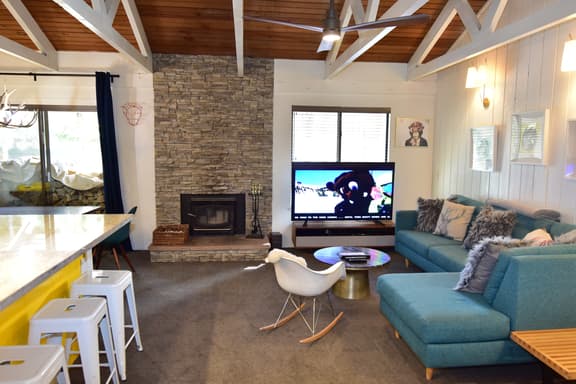 Enjoy this newly remodled modern unit #172 - Image 1
