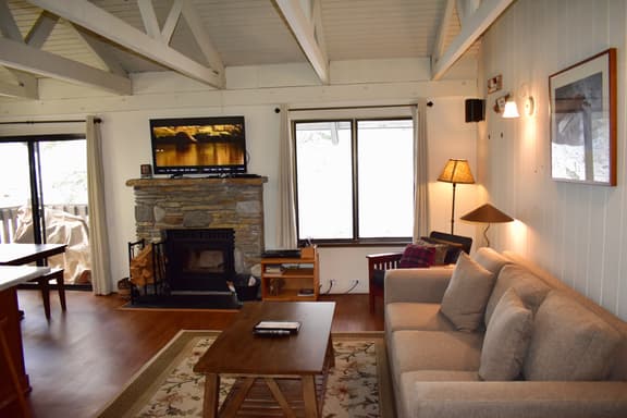 Spacious and airy upstairs condo, #188 close to the shuttle stop - Image 1