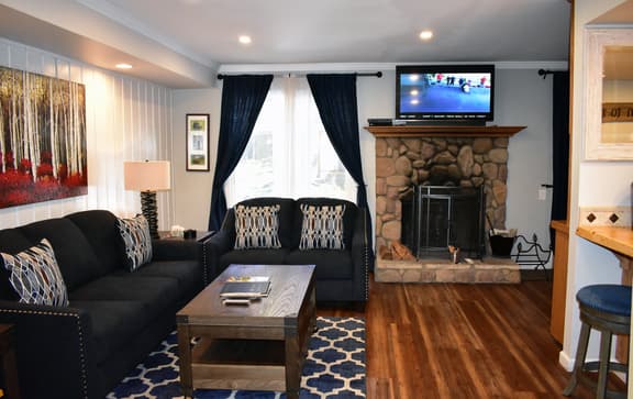 Unit #129- Newly remodeled Mountain Escape - Steps to Shuttle and walking distance to the Village! - Image 1
